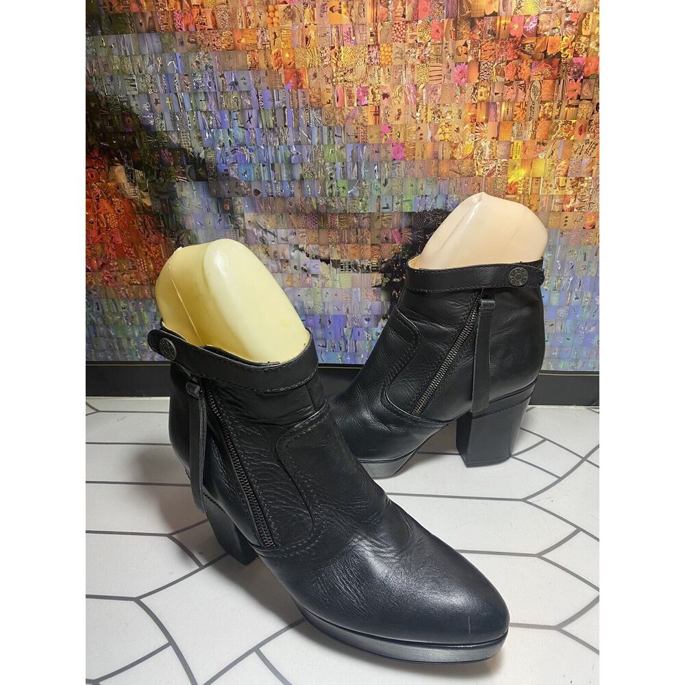 Acne Studios "Track" Black Leather Platform Ankle Boots Euro Size 40 US 8.5 - 9